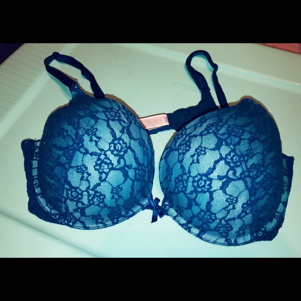 NWOT Push Up Pigeonnant two toned with lace Bra